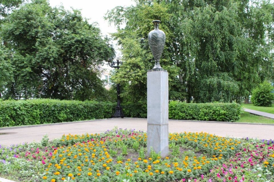    Клумбы. Цветы.. Источник: barnaul.org