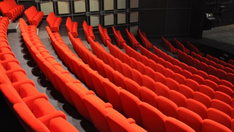     Театр. Кресла. Зрительный зал СС0