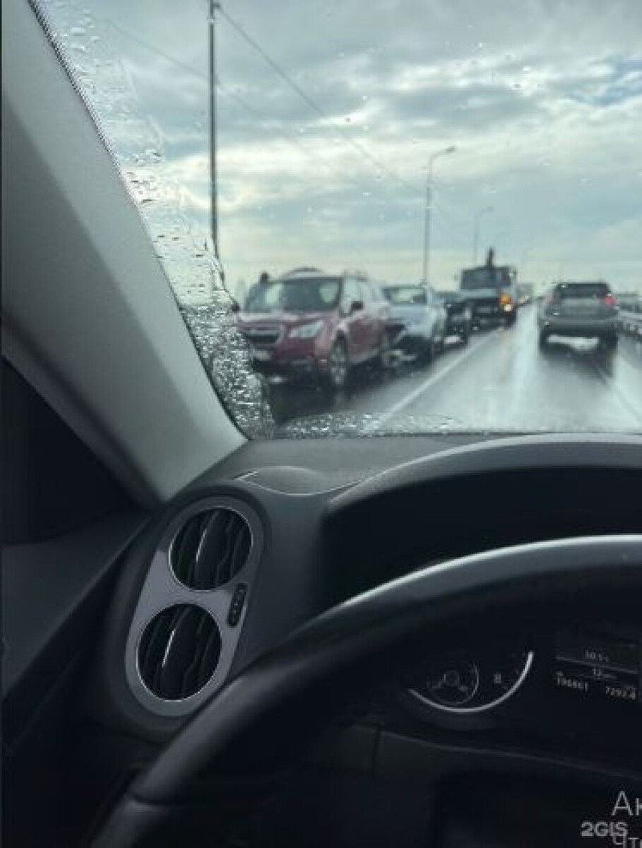    ДТП на Старом мосту. Источник: 2ГИС