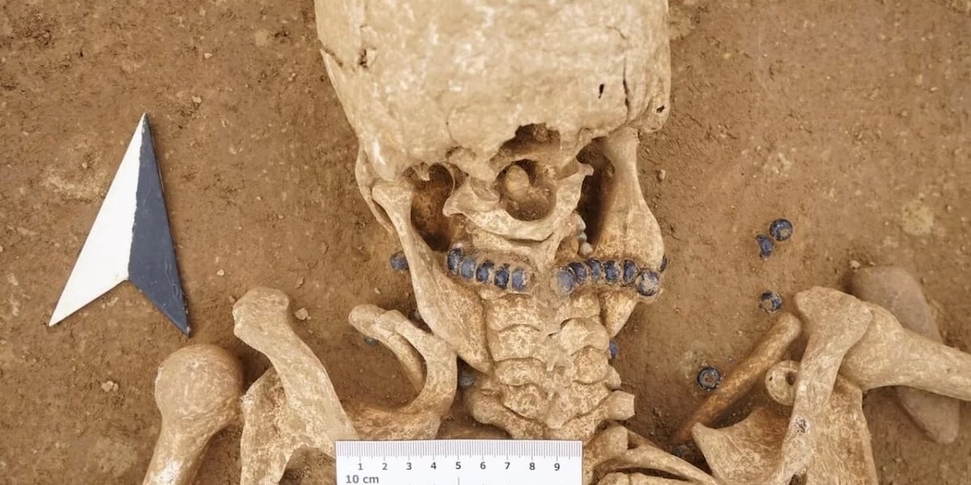 Следы жестокой расправы над женщиной и девочкой обнаружены в 2000-летней могиле