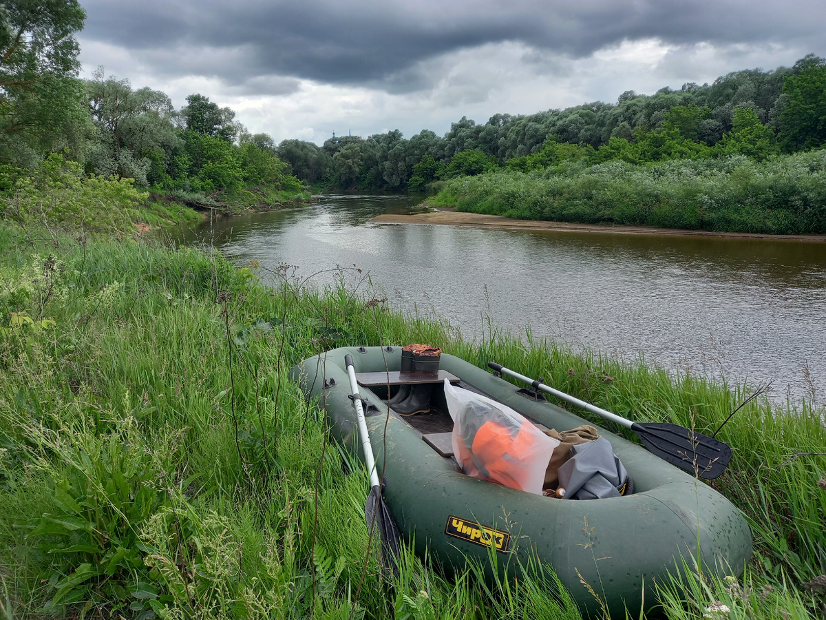 Место старта. Мой берег оказался крутым и обрывистым, а напротив был пляж.