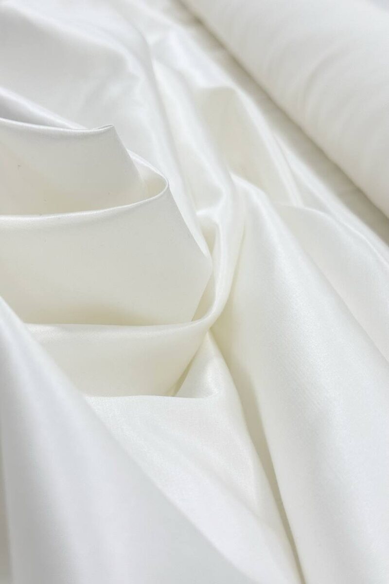 Шелк 65%
Хлопок 35%
Ширина 141 см
Цена 1980 р/м 
Арт. 2400709