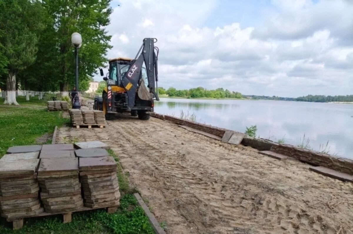    В Гусь-Хрустальном благоустраивают городское озеро