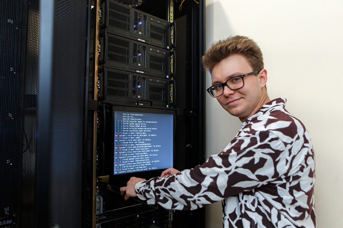 Исполнитель проекта «Фронтирная лаборатория рентгеноспектральной нанометрологии» Центра наукоемкого приборостроения ЮФУ Богдан Проценко