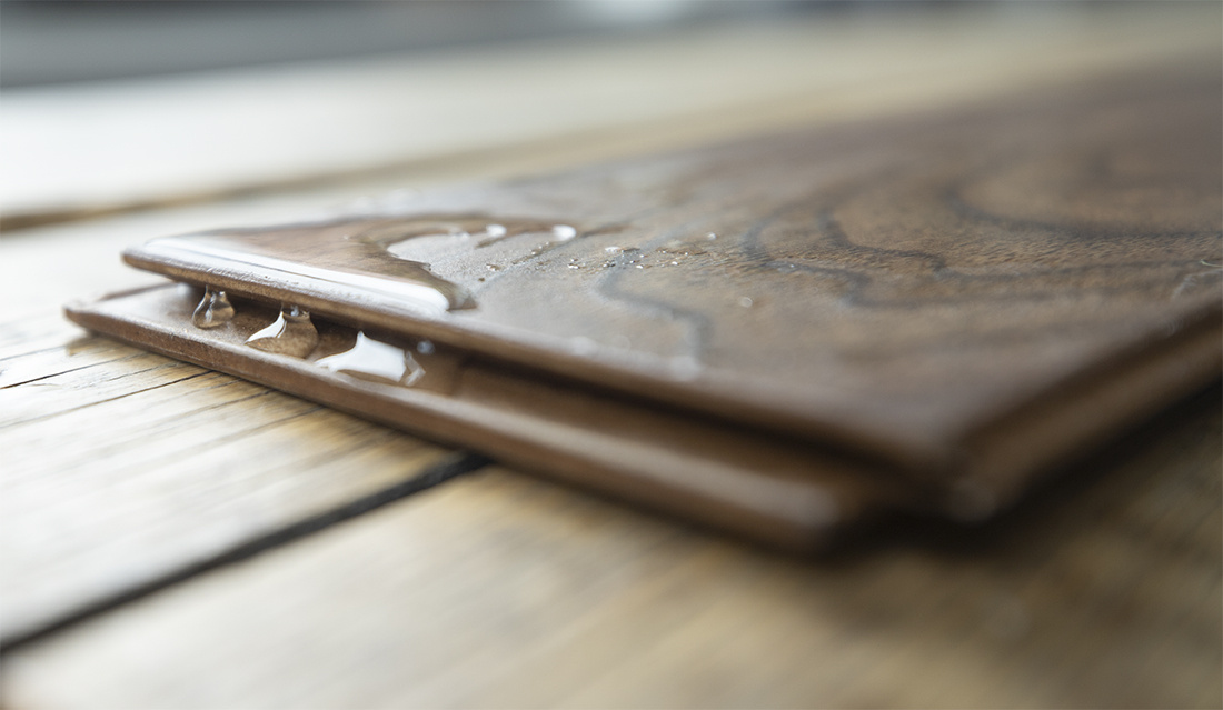 Ламинат Floor Fort прессуется по особой технологии и обрабатывается восковой пропиткой