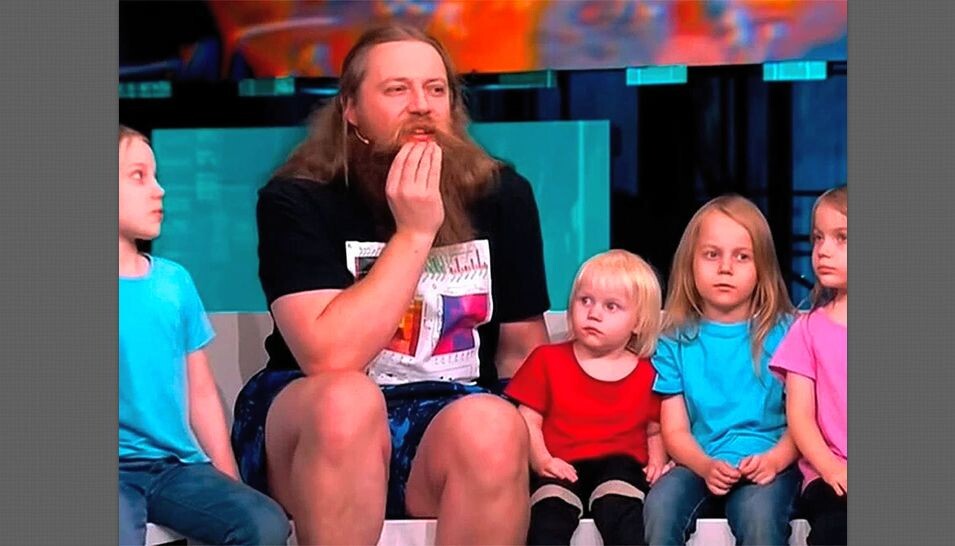 Евгений считает, что государство обязано поддерживать многодетных