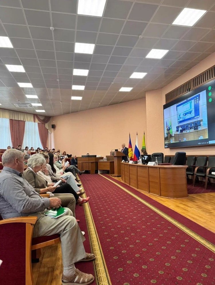     Защита растений начинается с кадров
