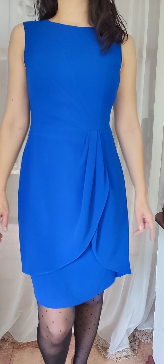 На этих фото вещи не моего размера. С фото помогла подруга. Купила полтому что они идеальны. Кому- то повезет,  продаю на Авито.