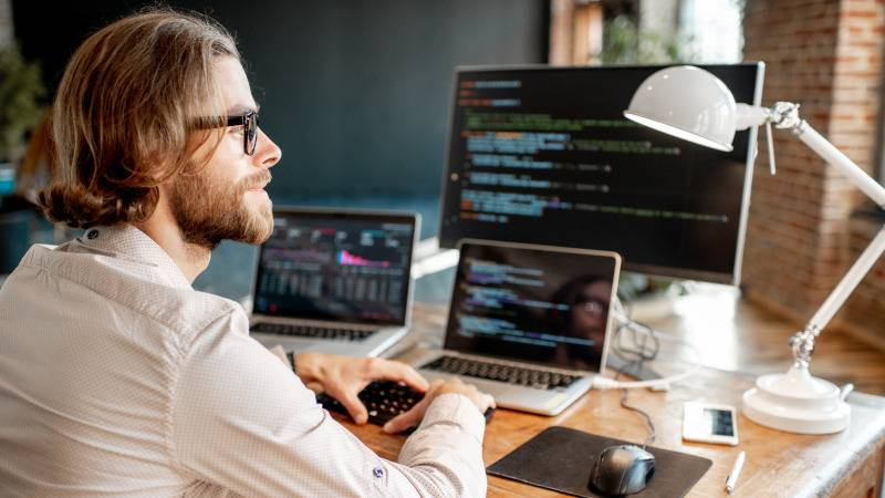 более правдоподобное фото программиста