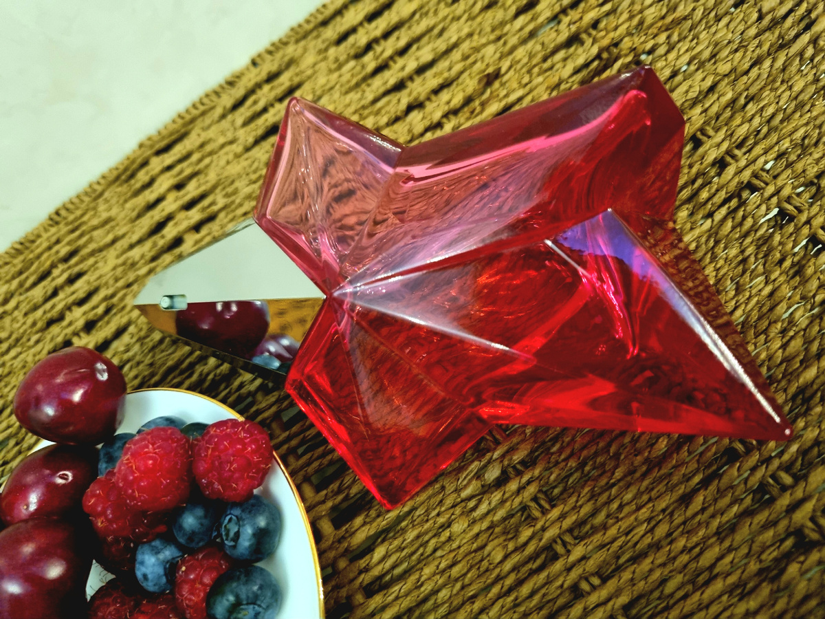 Фото автора. Ноты: Малина, Личи, Дамасская роза, Akigalawood, Бензоин