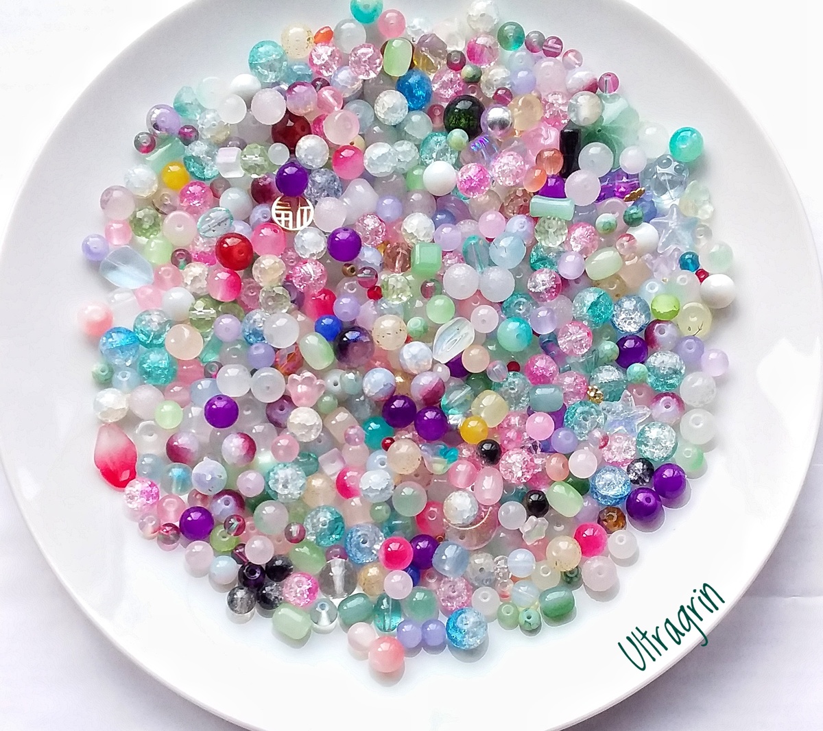 Стеклянные бусины.