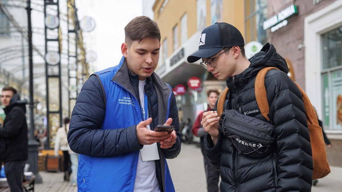    С первого дня голосования молодой человек собирал подписи на улицах Екатеринбурга. Фото из личного архива Максима Аксёнова