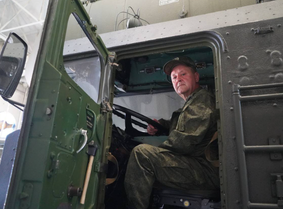 Механик-Водитель "Тополь-М" с 30 летним стажем. МК