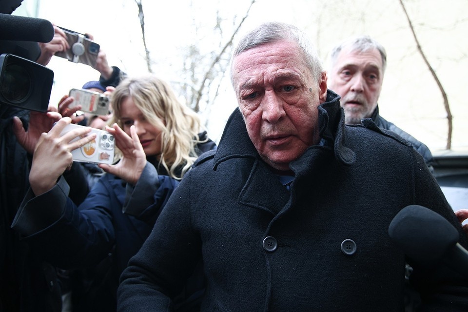    Михаил Ефремов написал письмо Никите Сергеевичу, и оно Михалкова тронуло. Фото: Анастасия Романова/Абзац/ТАСС