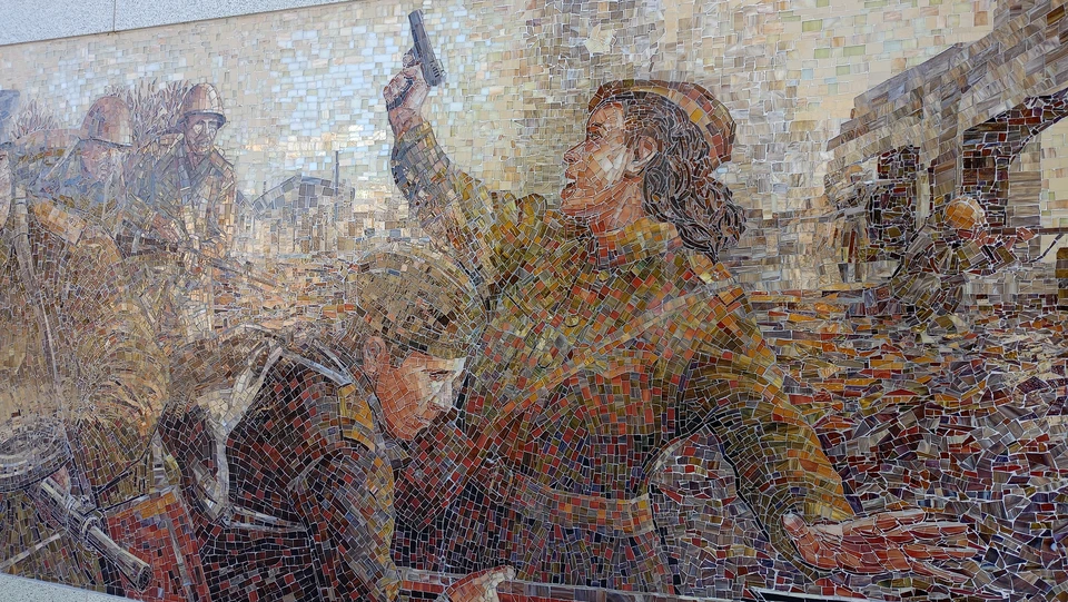 На главной площади Мелитополя возведена Стела Победы, на которой изображена и Мария Батракова / Денис ДОРОФЕЕВ