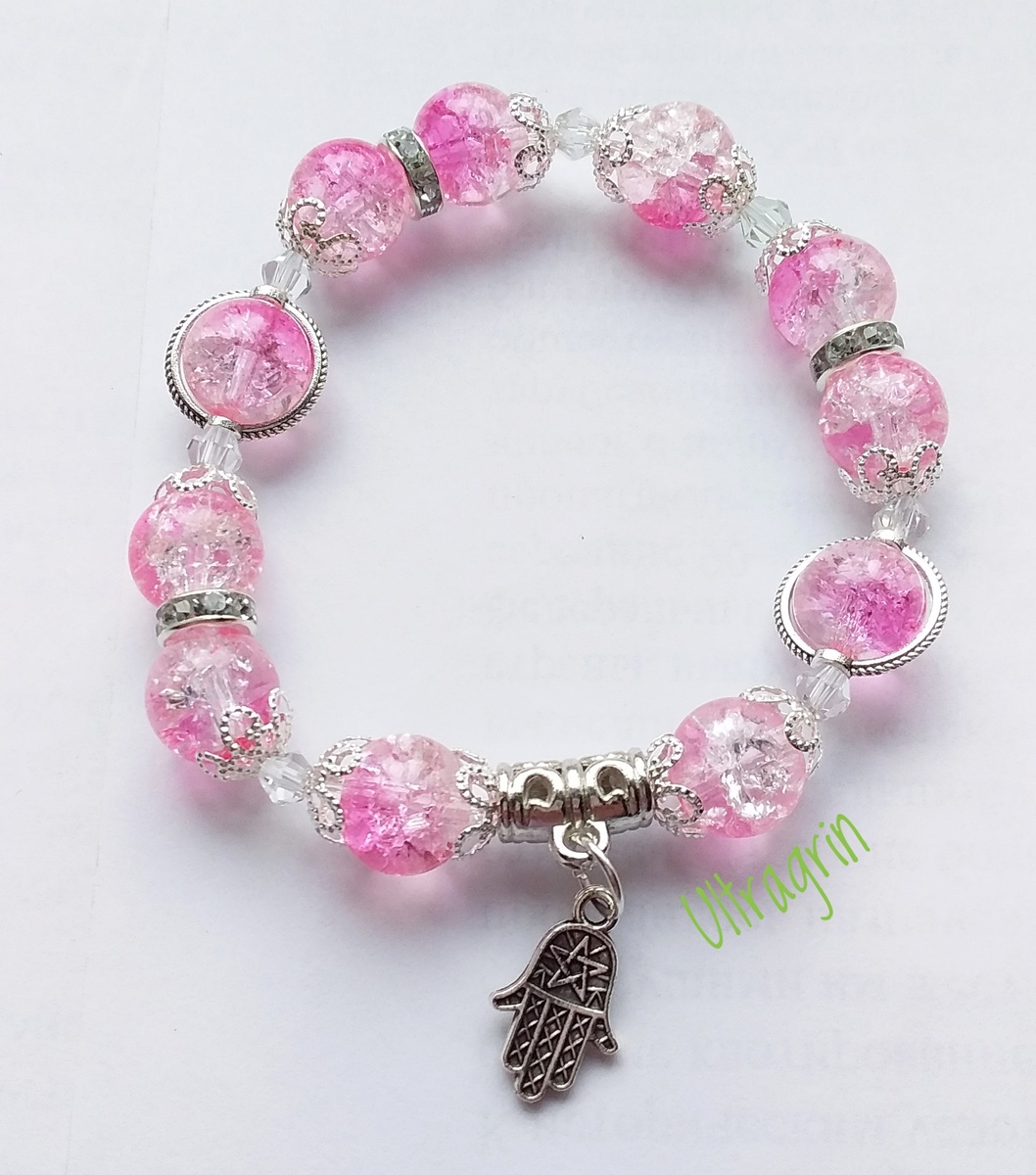 Браслет из розовых бусин "битое стекло".