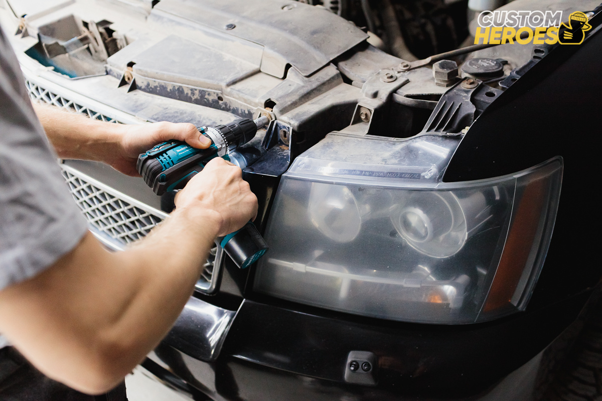 Источник фото: https://custom-heroes.ru/raboty/vid-uslugi/avtosvet/zamena-linz/modernizaciya-far-chevrolet-tahoe-nakonec-to-dostoynyy-svet/