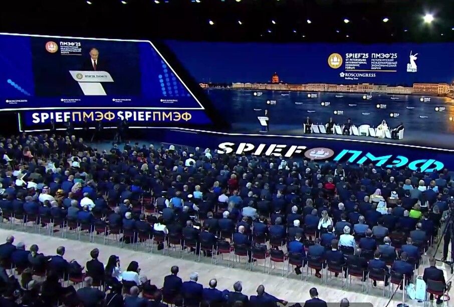     / Источник: Кадр из видео