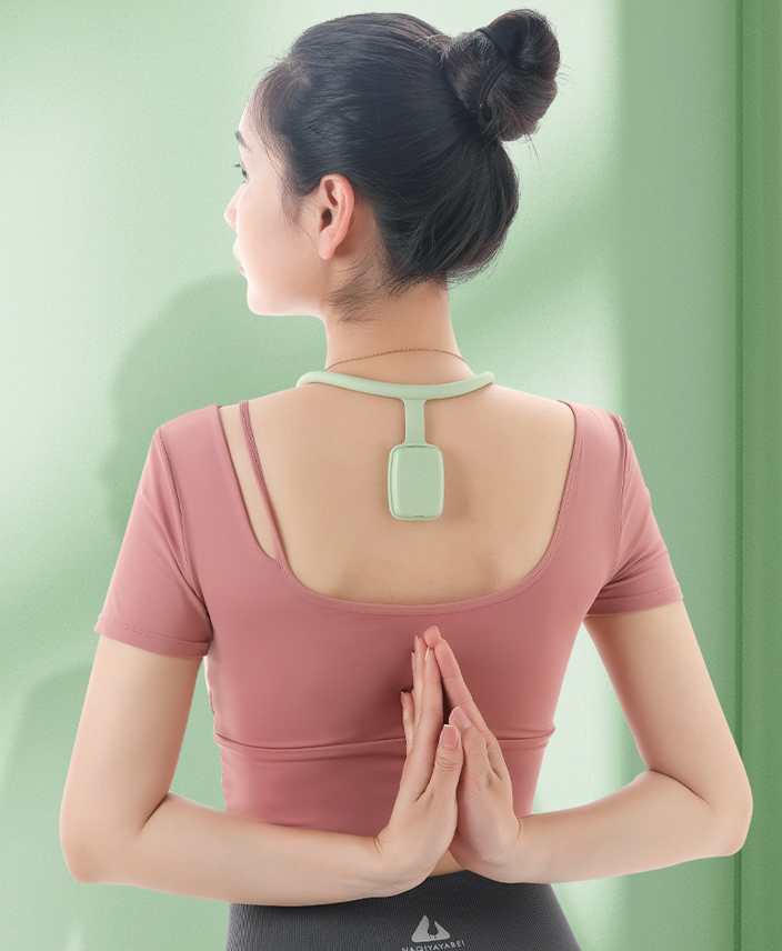 Умный электронный корректор осанки поможет поддерживать спину ровно