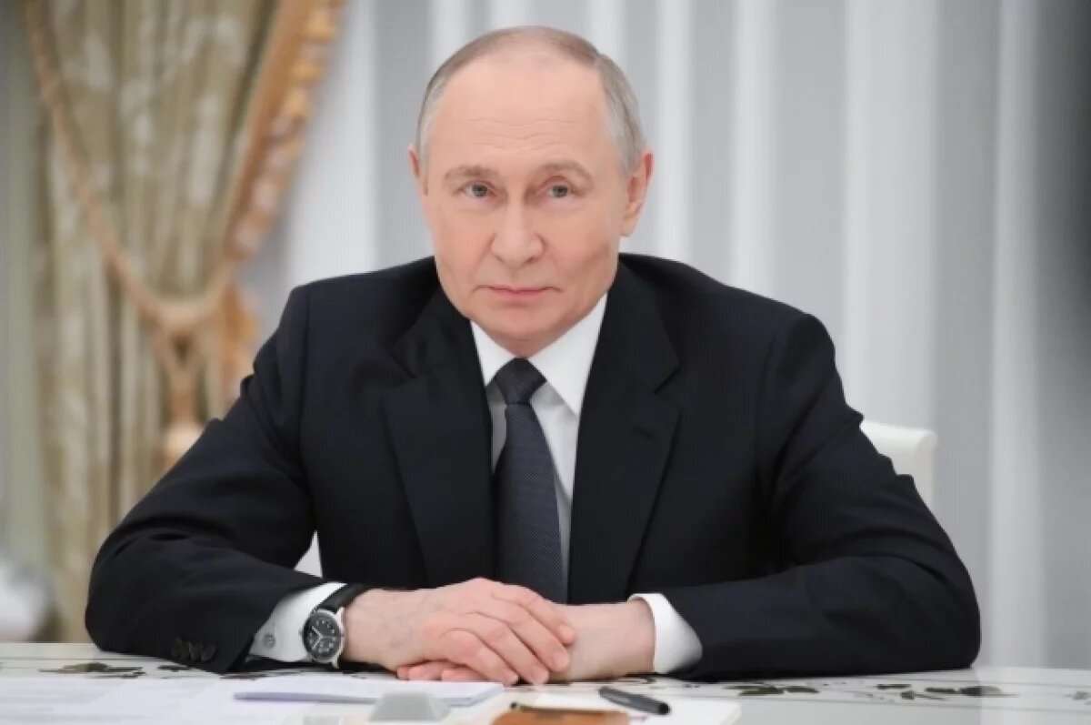    Путин: РФ будет оснащать армию по последнему слову техники