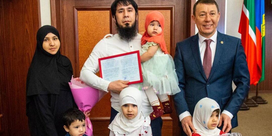 Мигранта, получившего скандальный сертификат на квартиру, отправили в СИЗО