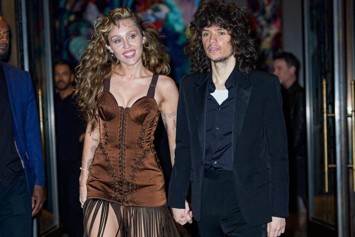    Майли Сайрус с Максом Моранди LEGION-MEDIA