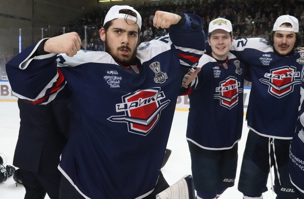    Лоренс Зинаддин был одним из творцов триумфа «Чайки» в сезоне Молодёжной хоккейной лиги 2022/23