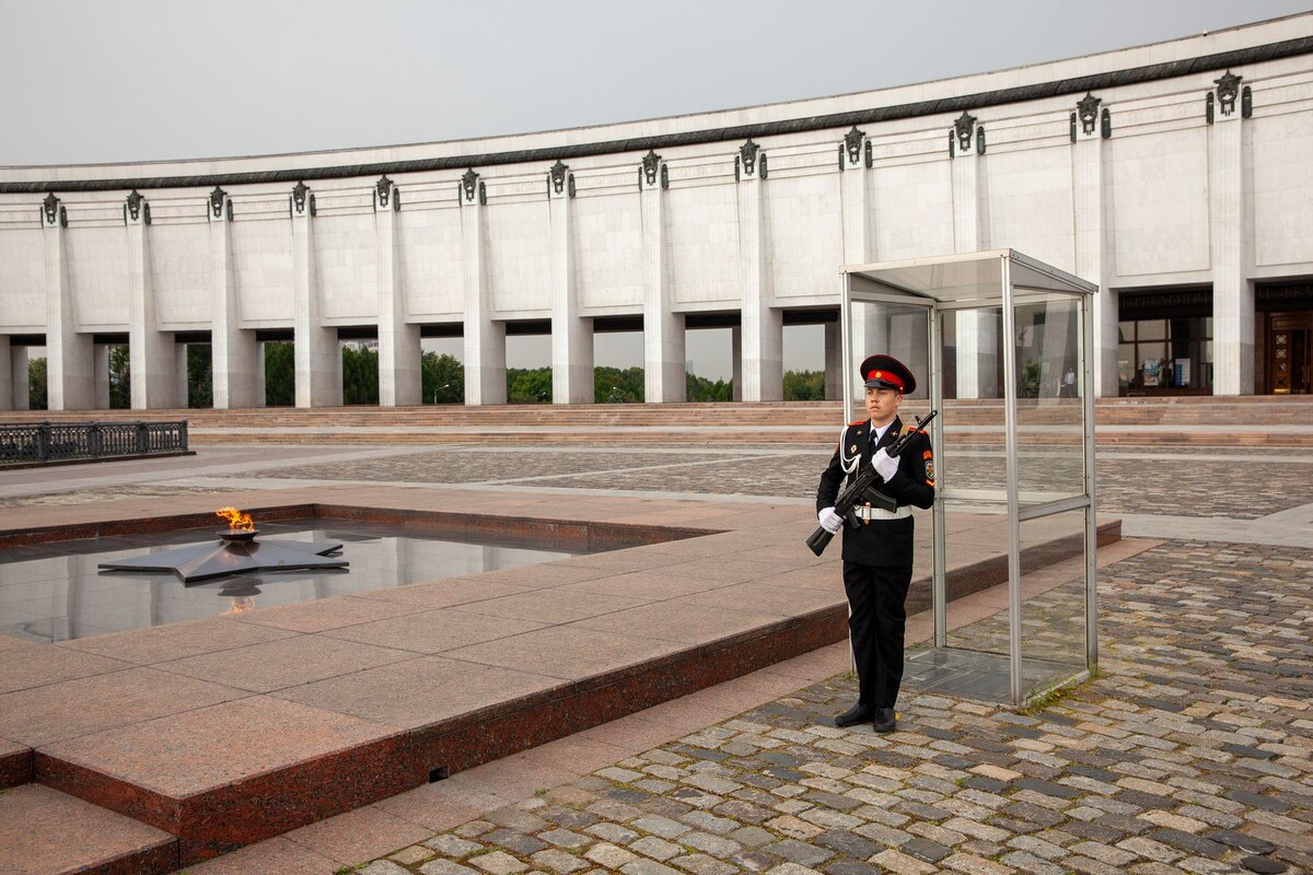    Почетный караул у Музея Победы начнет дежурство в День памяти и скорби в 4 утра