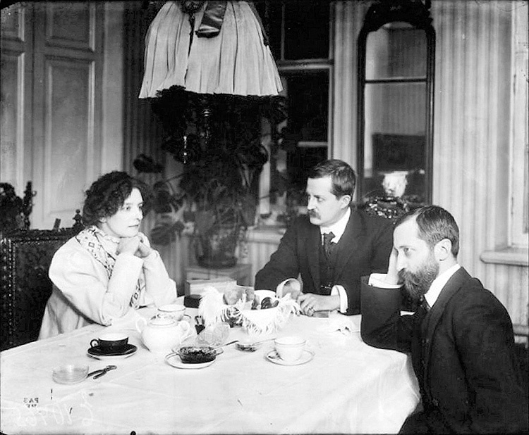 Зинаида Гиппиус, Дмитрий Философов и Дмитрий Мережковский в 1920 году. Источник: wikipedia.org