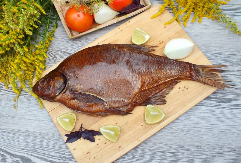 Лещ горячего копчения: ароматное угощение своими руками