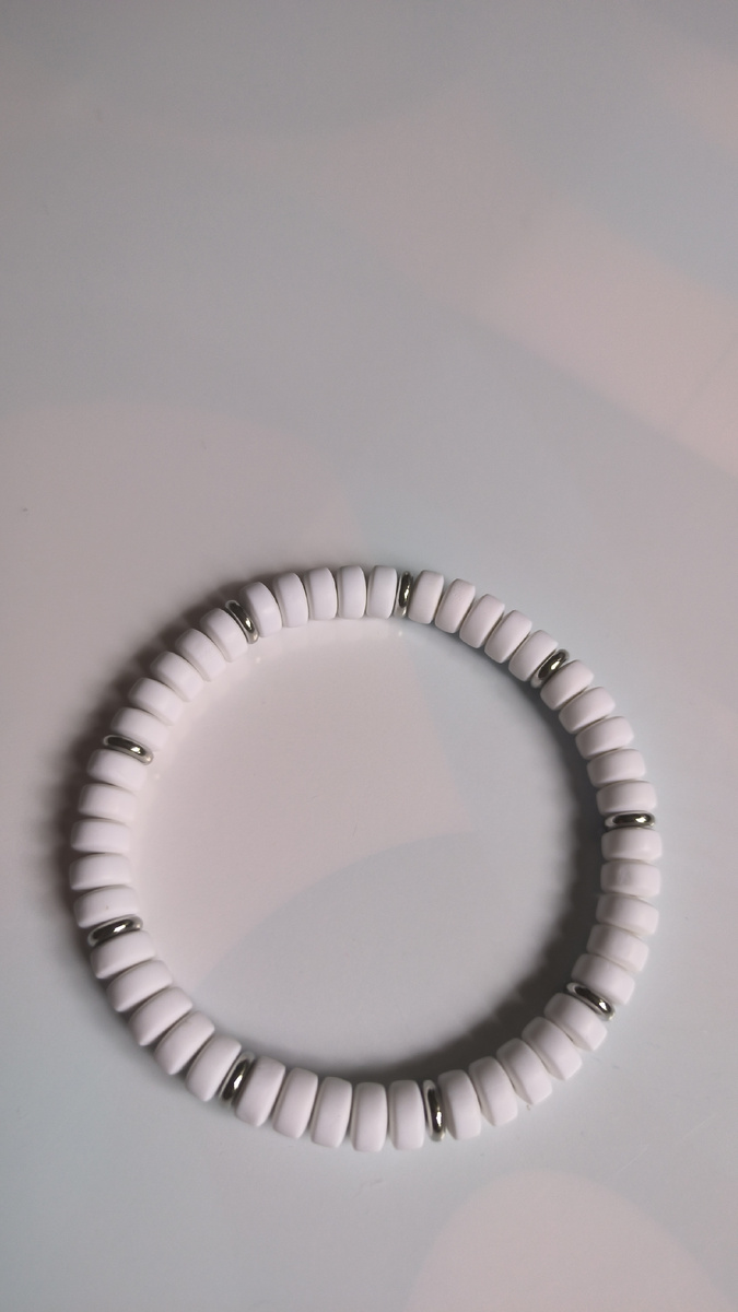 Размер 16-16,5. Цена 350,00