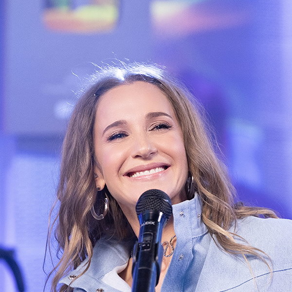     Юлия Ковальчук представила премьеру «Армагеддон»