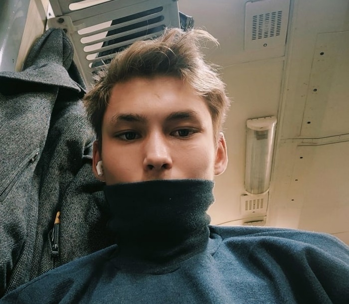 Айназу в этом году могло исполниться 20 лет