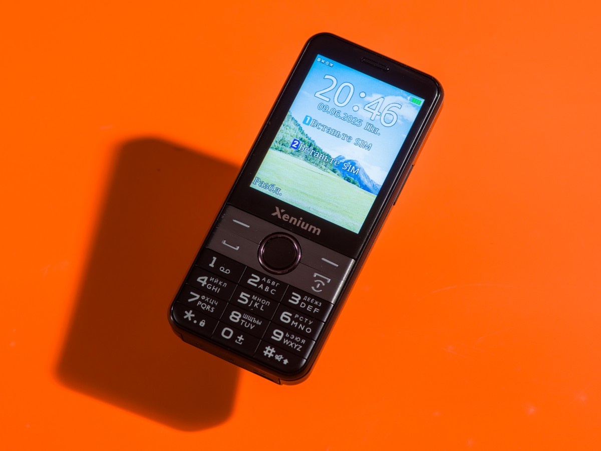    Xenium X800: классика жанра с премиальной внешностью