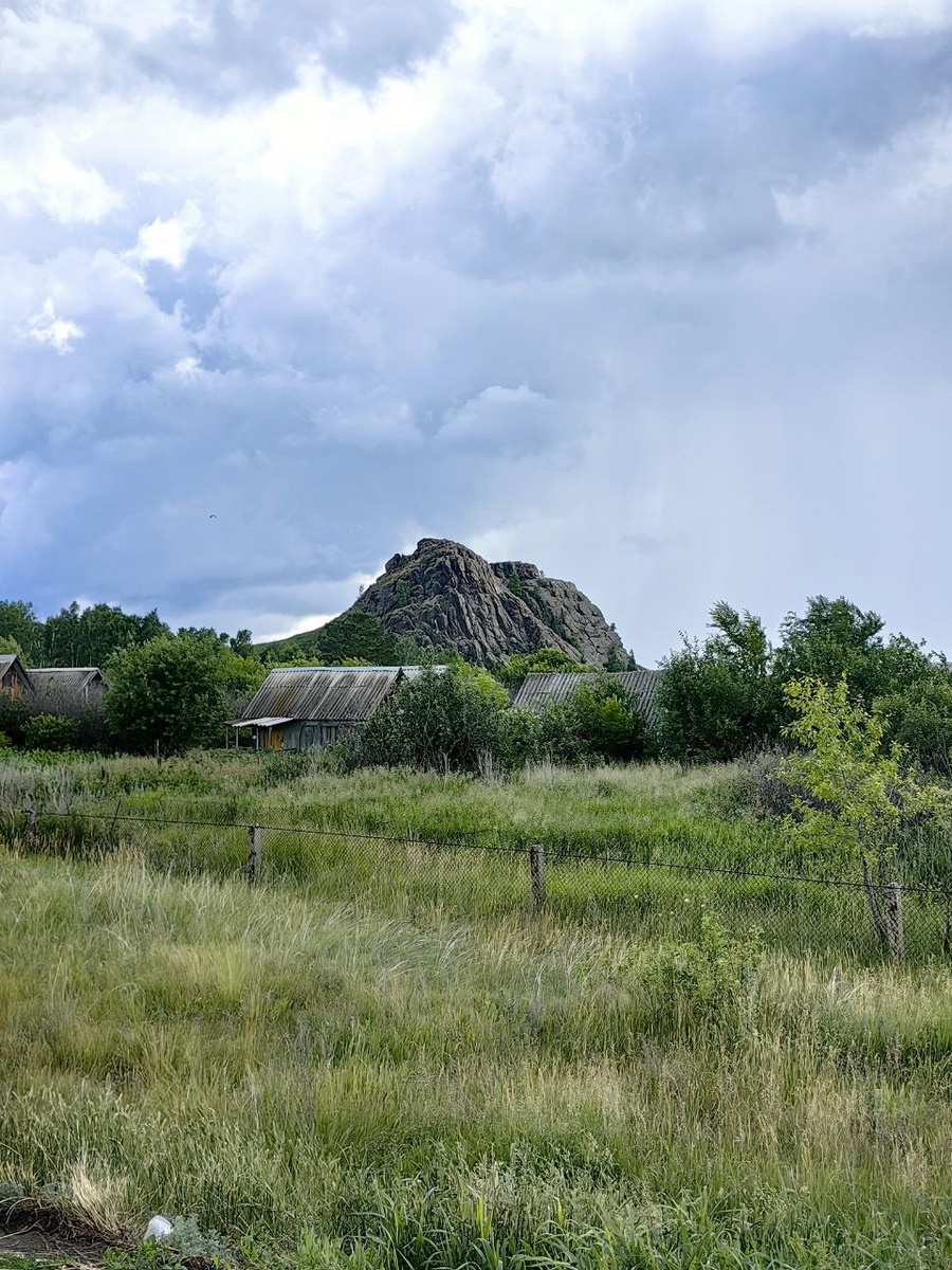 Синий Шихан. Вид с парковки.