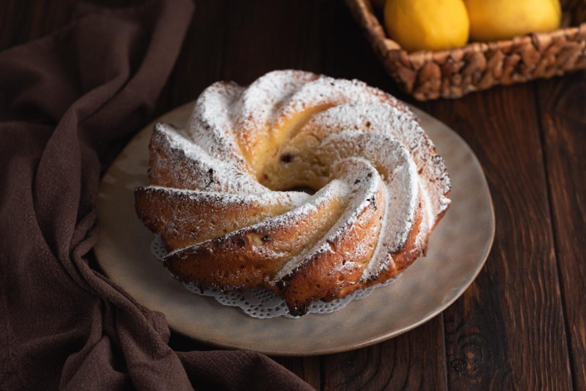 Tetiana Shumbasova / Shuttersock / FOTODOM📷Варианты украшения торта сахарной пудрой