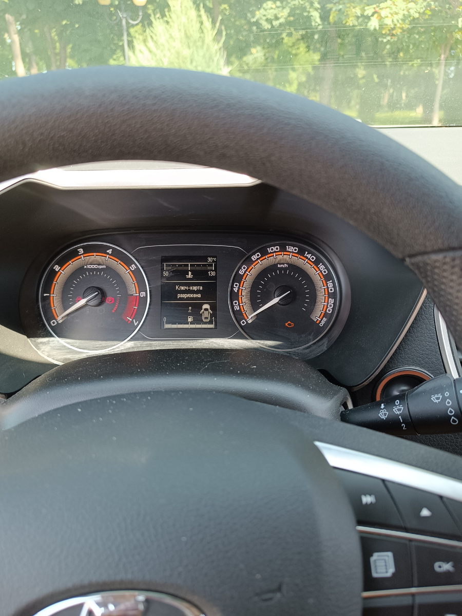 Горит ошибка, доносятся странные звуки, педаль тормоза тугая, ни заглушить ни завести