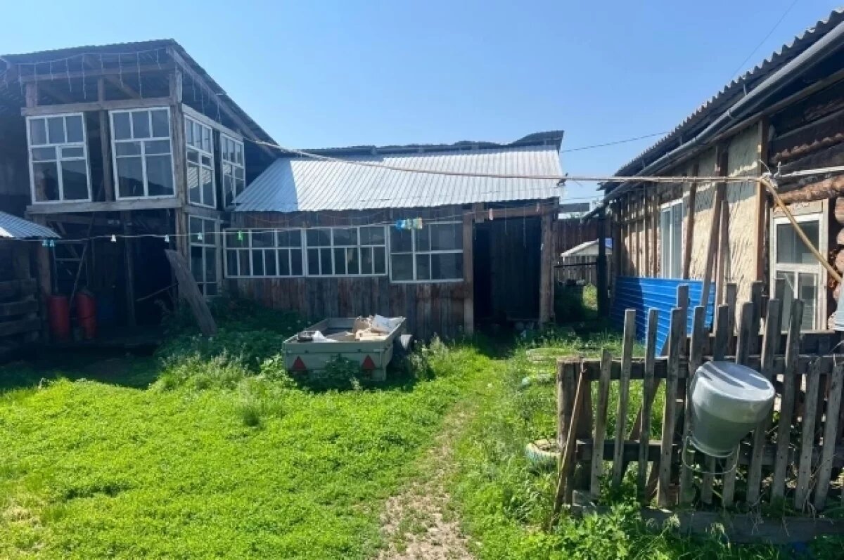    Шестилетний мальчик умер от удара током во дворе дома в Красноярском крае