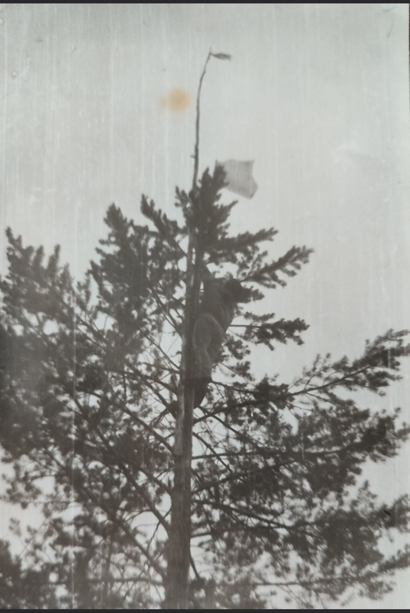 Замена вехи с новым флагом.