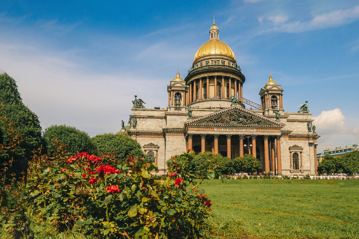 Исаакиевский собор — знаменитый символ Санкт-Петербурга Источник фото: www.shutterstock.com
