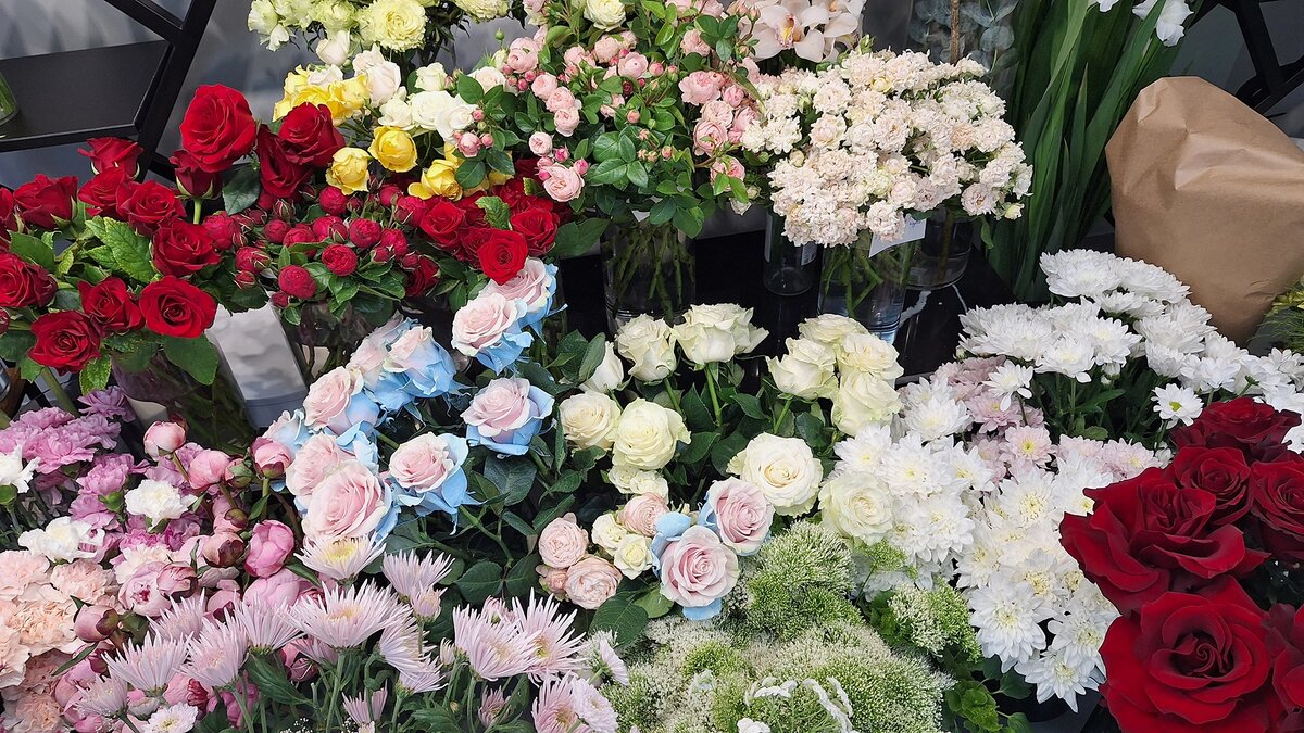 Ассортимент цветов в Салоне Лакшми в Ростове-на-Дону