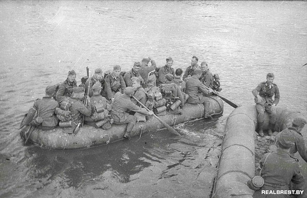 Переправа немецких войск через Западный Буг 22 июня 1941 года Фото портала «Реальный Брест»