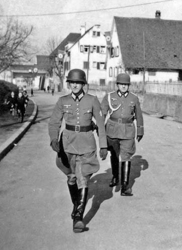 Служащие ГФП (тайной полевой полиции).