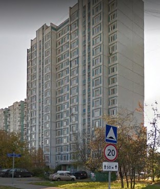 В этом доме на улице 800-летия Москвы находился офис телекомпании. Фото с Яндекс.карт.