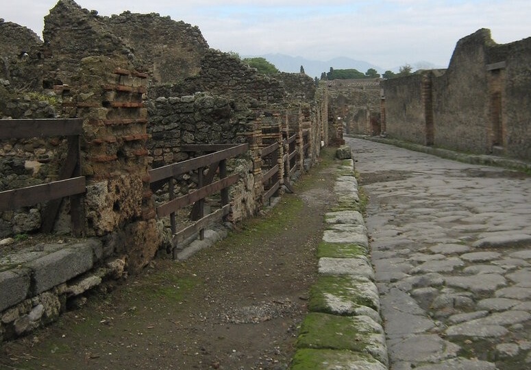 Как жили и погибли Помпеи: прогулка по мертвому городу