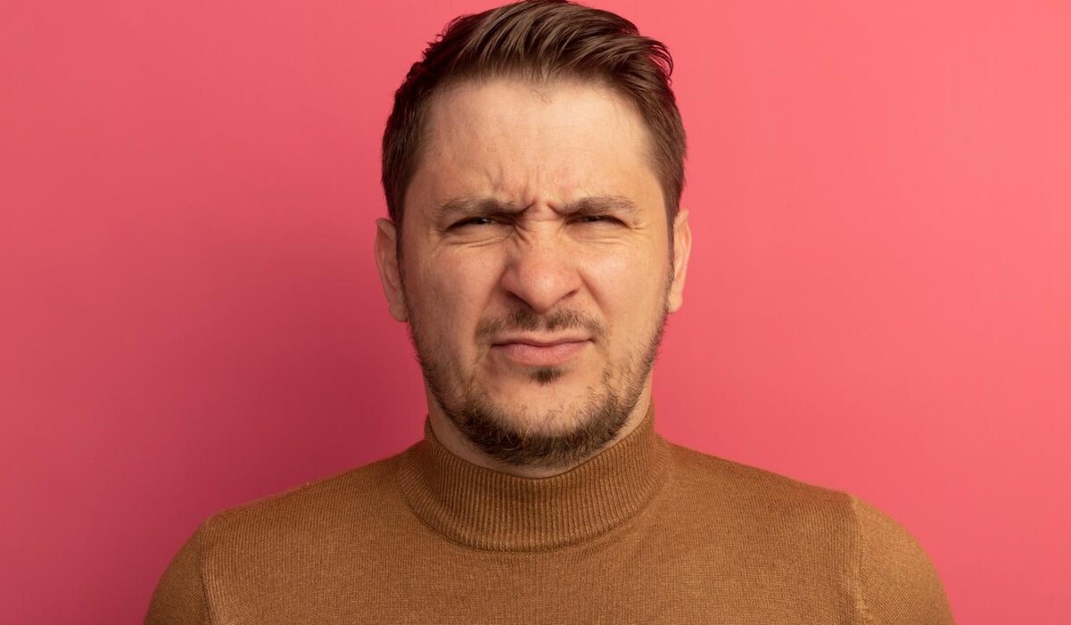     Как тревожность влияет на мужское лицо и кожу: признаки и советы