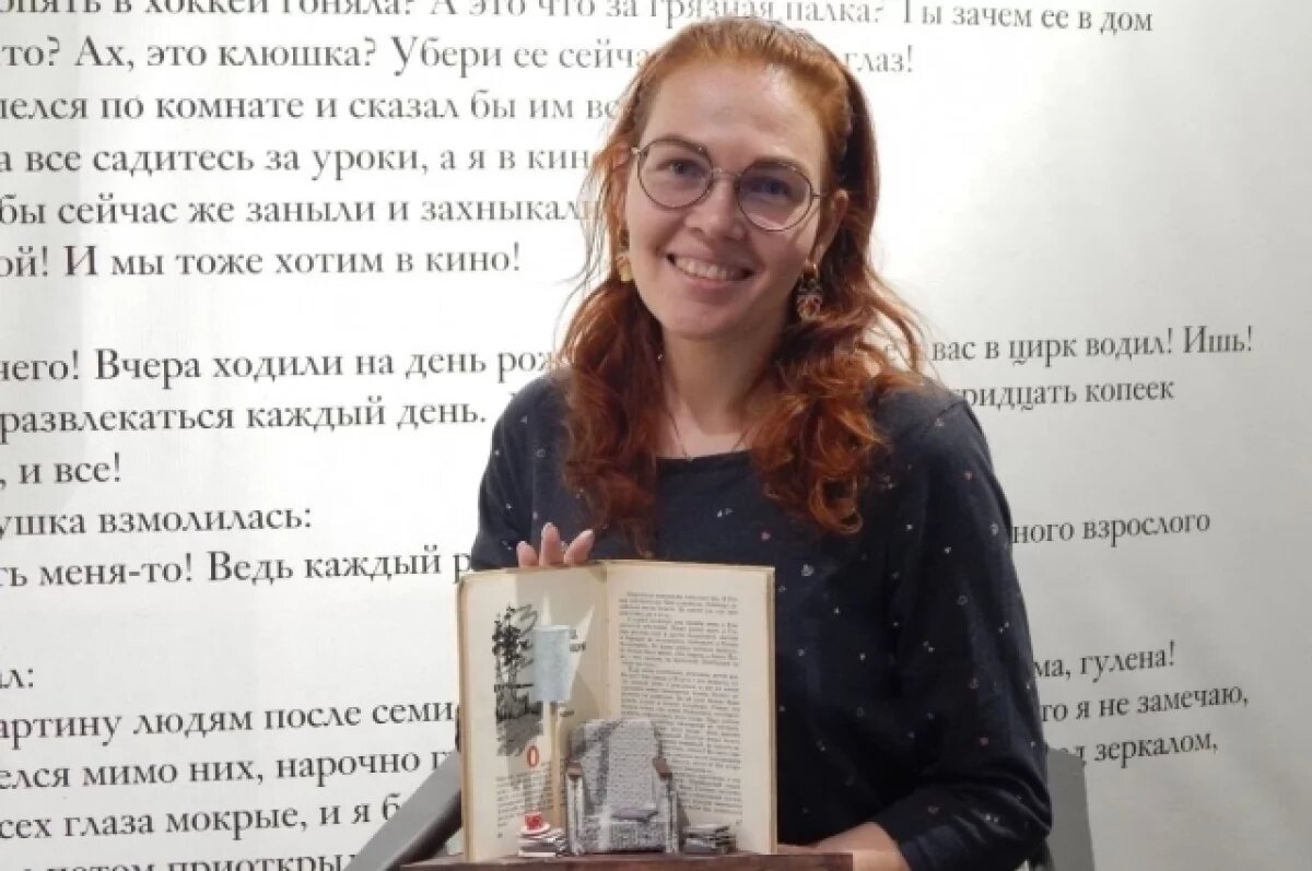    Ксения Никулина начала создавать миниатюры, сидя в декрете, а сейчас её работы становятся экспонатами выставок.