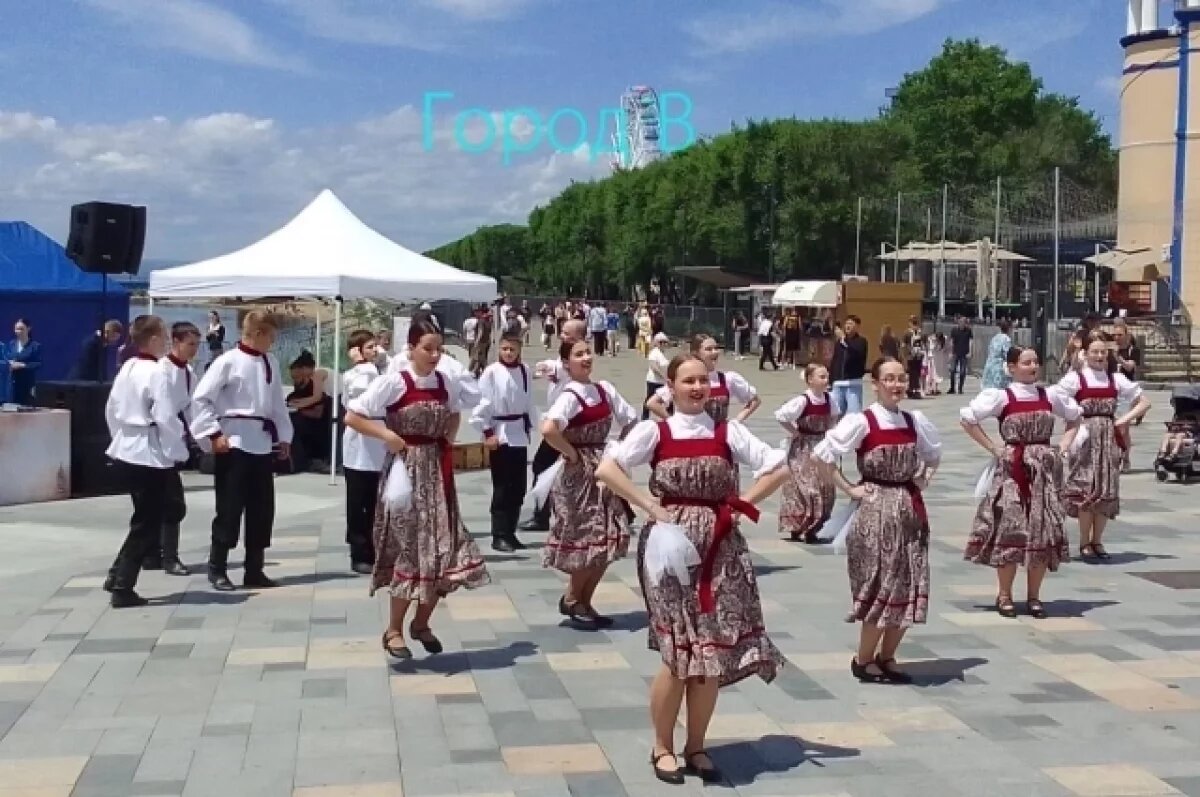    Мастера Дальнего Востока удивляют посетителей фестиваля во Владивостоке