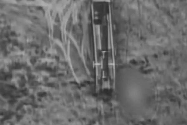    Готовая к запуску иранская баллистическая ракета в прицеле израильского самолета или дрона /