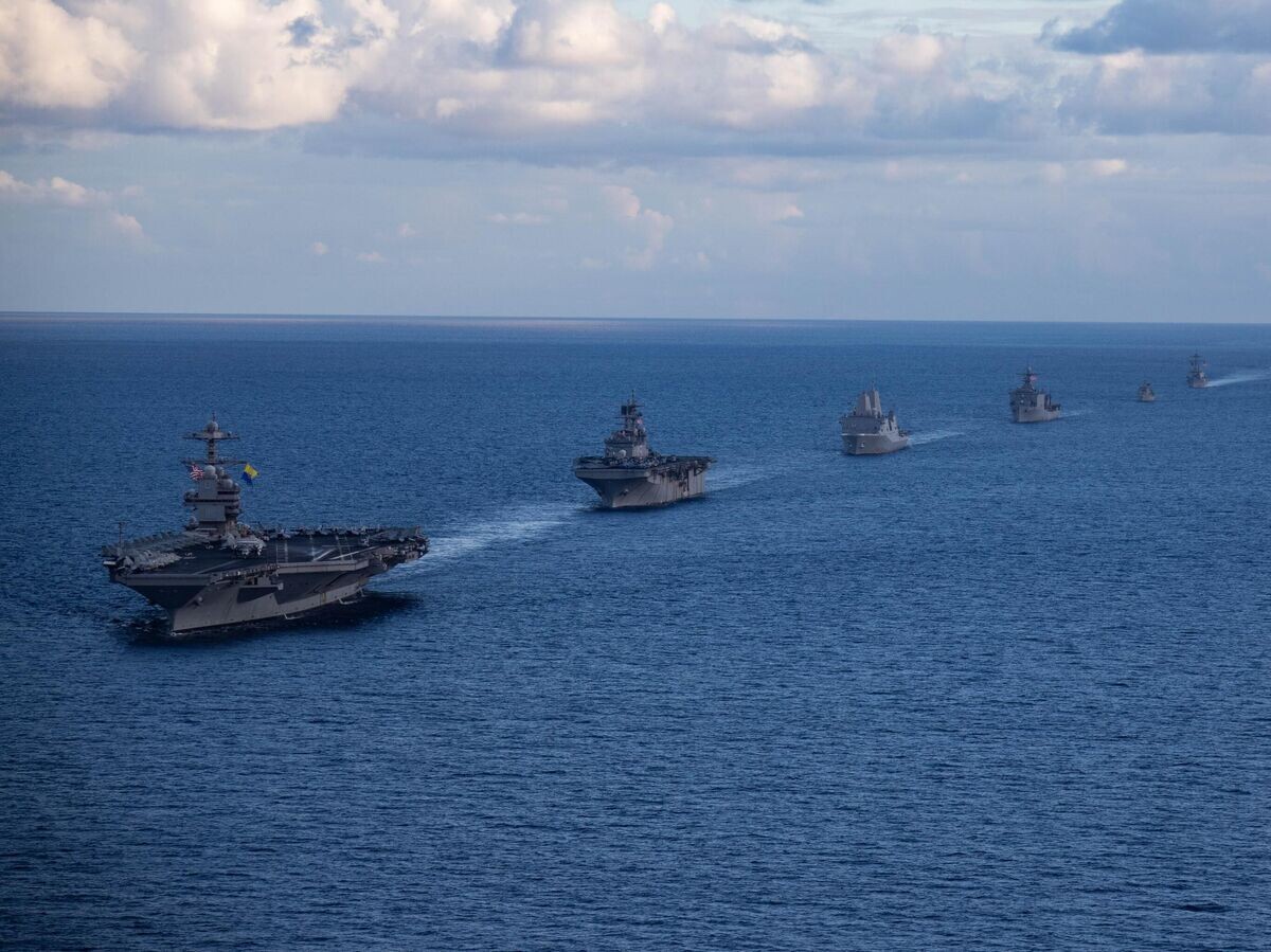    Американская авианосная ударная группа, включающая в себя авианосец "Джеральд Форд", в Средиземном море© Фото : U.S. Navy / Petty Officer 3rd Class Maxwell Orlosky